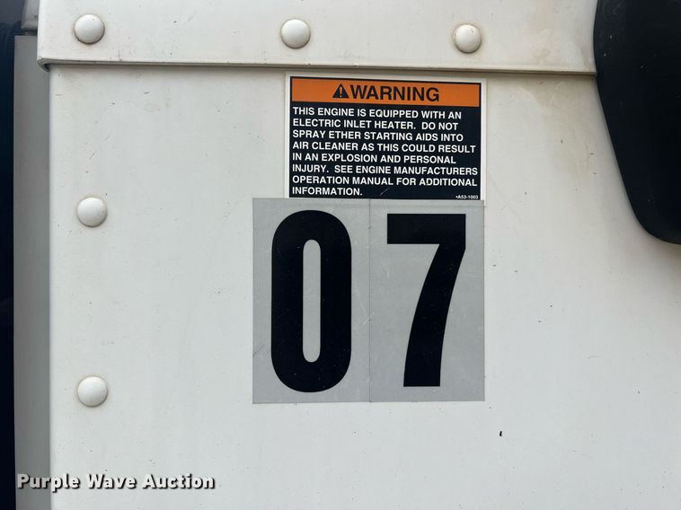 image for item NI9020 2007 Peterbilt 335  dump truck