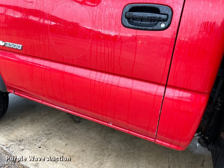 image for item NL9401 2003 Chevrolet Silverado 3500  dump bed pickup truck