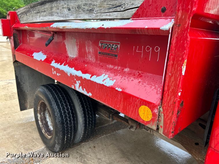 image for item NL9401 2003 Chevrolet Silverado 3500  dump bed pickup truck