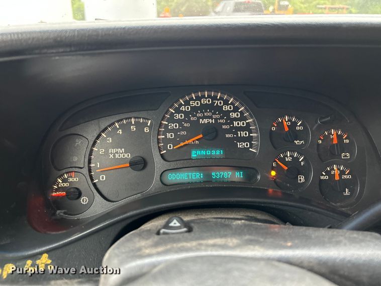 image for item NL9401 2003 Chevrolet Silverado 3500  dump bed pickup truck