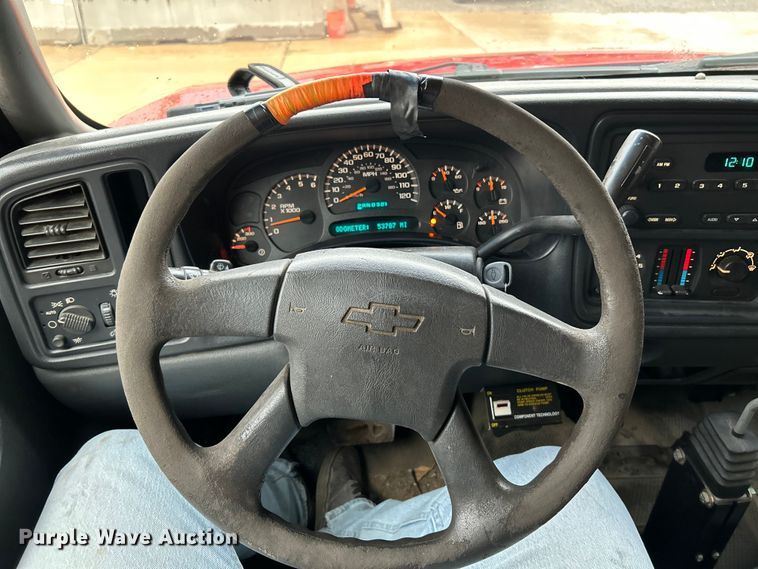 image for item NL9401 2003 Chevrolet Silverado 3500  dump bed pickup truck