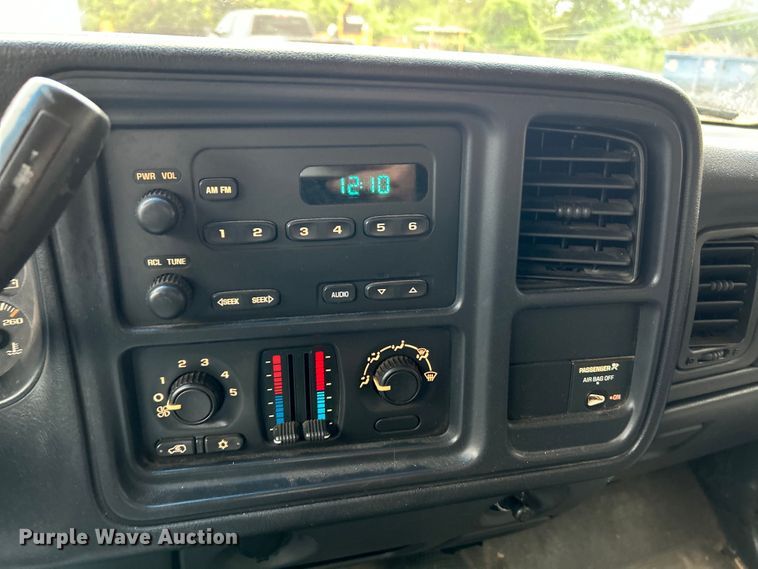 image for item NL9401 2003 Chevrolet Silverado 3500  dump bed pickup truck