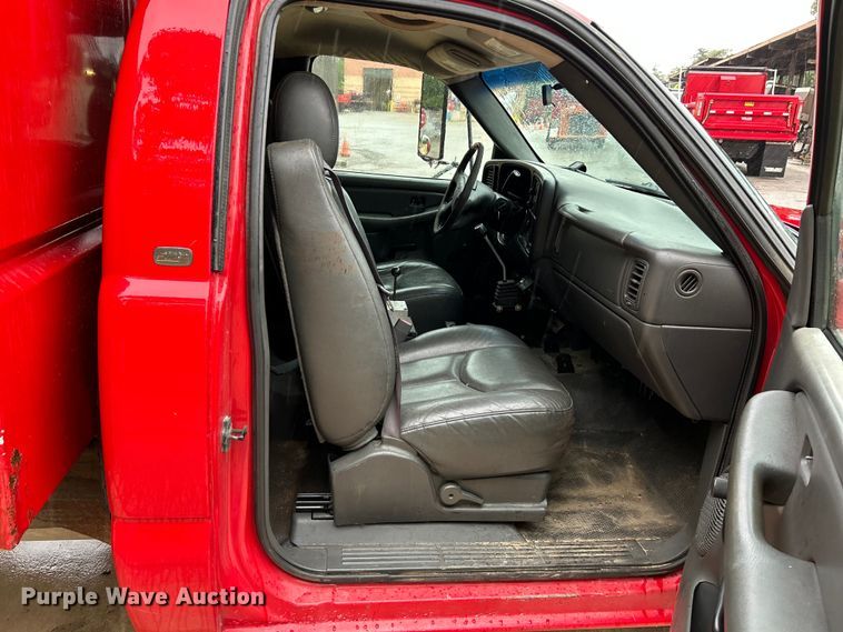 image for item NL9401 2003 Chevrolet Silverado 3500  dump bed pickup truck