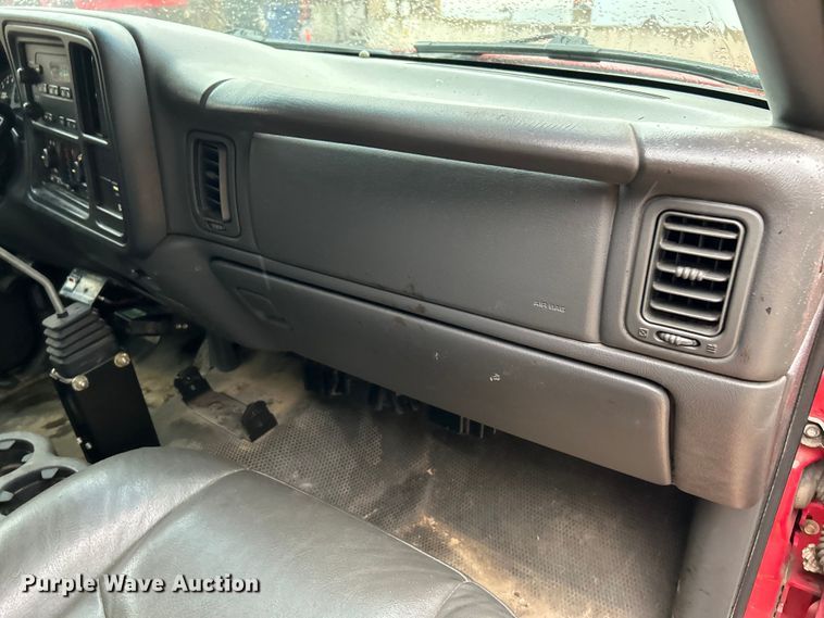 image for item NL9401 2003 Chevrolet Silverado 3500  dump bed pickup truck