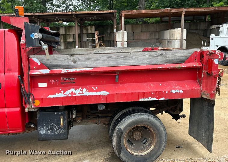 image for item NL9401 2003 Chevrolet Silverado 3500  dump bed pickup truck