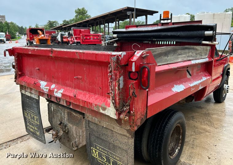 image for item NL9401 2003 Chevrolet Silverado 3500  dump bed pickup truck
