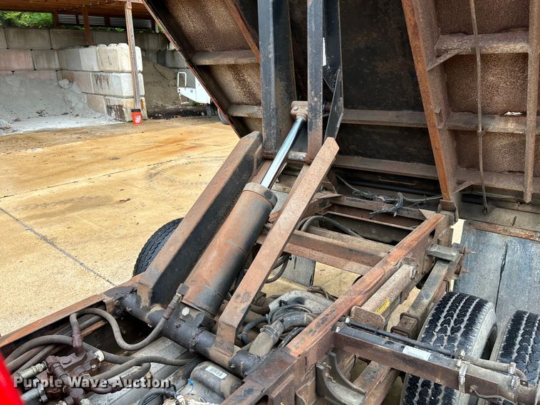 image for item NL9401 2003 Chevrolet Silverado 3500  dump bed pickup truck