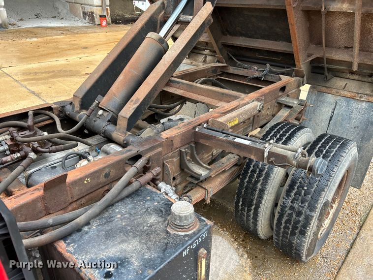 image for item NL9401 2003 Chevrolet Silverado 3500  dump bed pickup truck