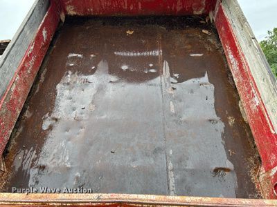 image for item NL9401 2003 Chevrolet Silverado 3500  dump bed pickup truck