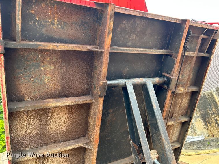 image for item NL9401 2003 Chevrolet Silverado 3500  dump bed pickup truck