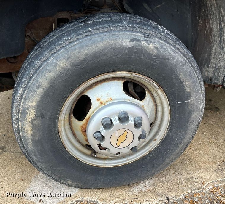 image for item NL9401 2003 Chevrolet Silverado 3500  dump bed pickup truck