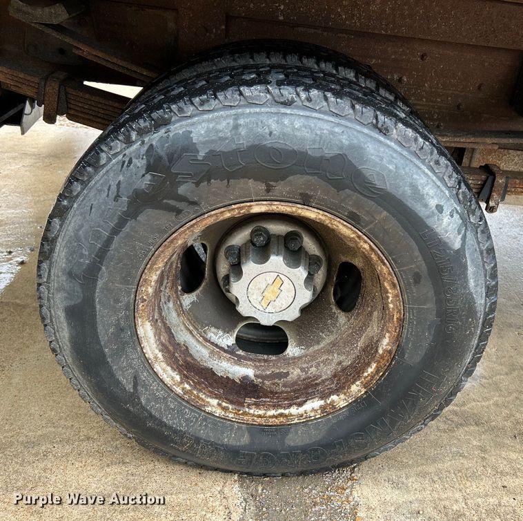 image for item NL9401 2003 Chevrolet Silverado 3500  dump bed pickup truck