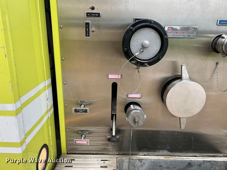 image for item NL9442 1998 Spartan Advantage  pumper fire truck