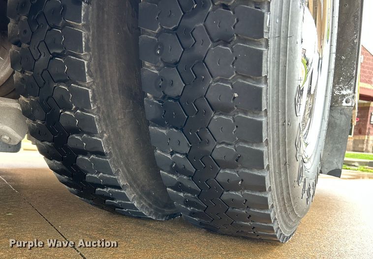 image for item NL9442 1998 Spartan Advantage  pumper fire truck