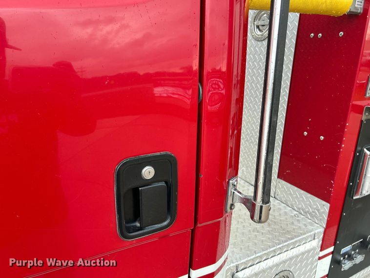 image for item NL9443 1997 Freightliner FL70  pumper fire truck