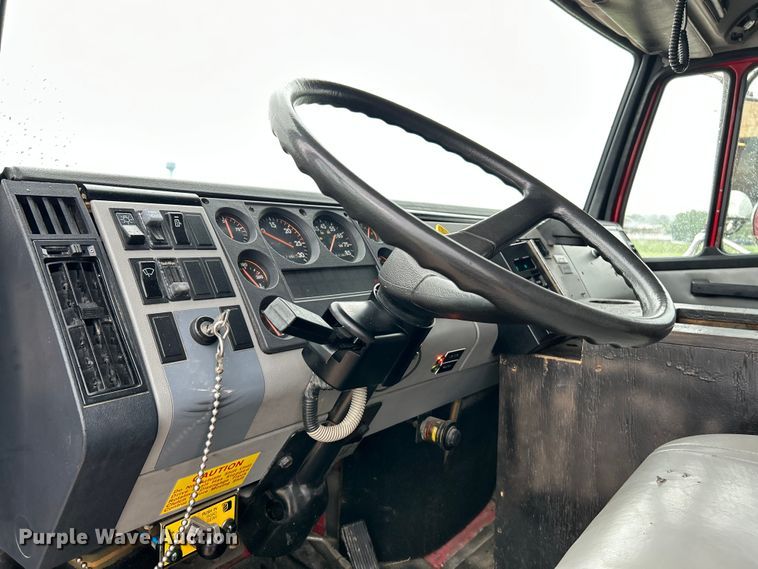 image for item NL9443 1997 Freightliner FL70  pumper fire truck