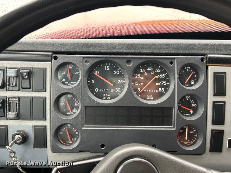 image for item NL9443 1997 Freightliner FL70  pumper fire truck