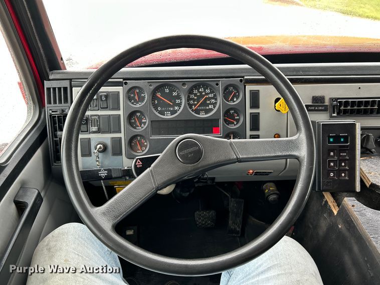 image for item NL9443 1997 Freightliner FL70  pumper fire truck