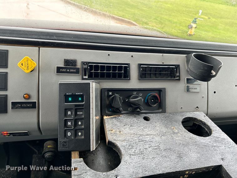 image for item NL9443 1997 Freightliner FL70  pumper fire truck