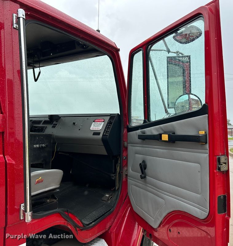 image for item NL9443 1997 Freightliner FL70  pumper fire truck