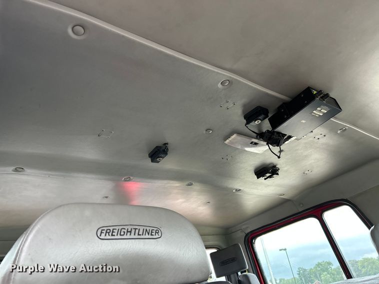 image for item NL9443 1997 Freightliner FL70  pumper fire truck