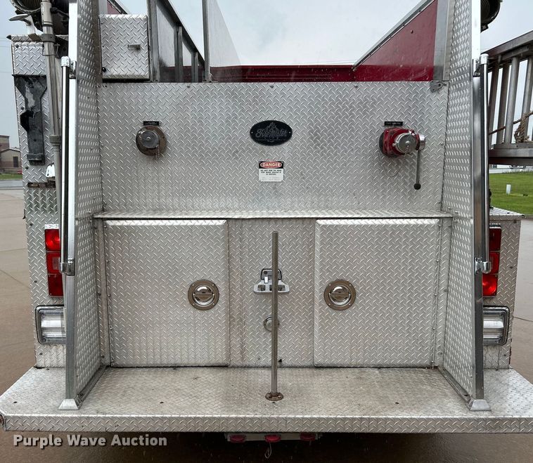 image for item NL9443 1997 Freightliner FL70  pumper fire truck