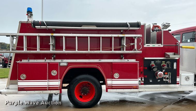 image for item NL9443 1997 Freightliner FL70  pumper fire truck