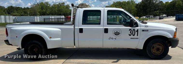 image for item NL9463 2000 Ford F350 Super Duty XL  Crew Cab pickup truck