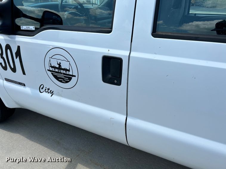 image for item NL9463 2000 Ford F350 Super Duty XL  Crew Cab pickup truck