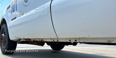 image for item NL9463 2000 Ford F350 Super Duty XL  Crew Cab pickup truck