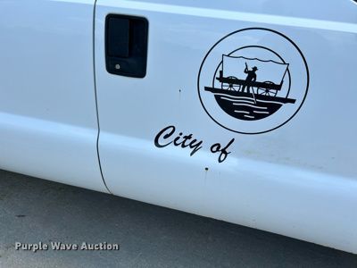 image for item NL9463 2000 Ford F350 Super Duty XL  Crew Cab pickup truck