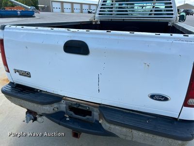 image for item NL9463 2000 Ford F350 Super Duty XL  Crew Cab pickup truck