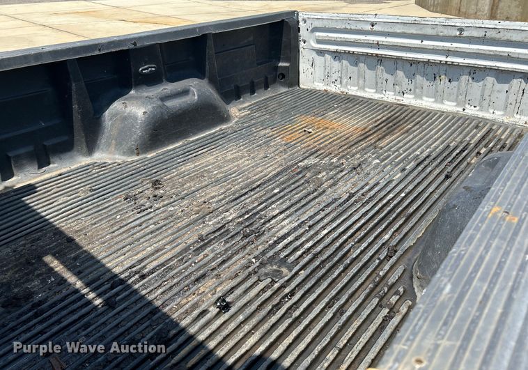 image for item NL9463 2000 Ford F350 Super Duty XL  Crew Cab pickup truck