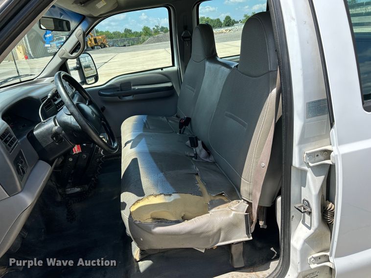 image for item NL9463 2000 Ford F350 Super Duty XL  Crew Cab pickup truck