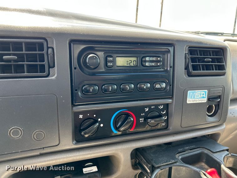 image for item NL9463 2000 Ford F350 Super Duty XL  Crew Cab pickup truck