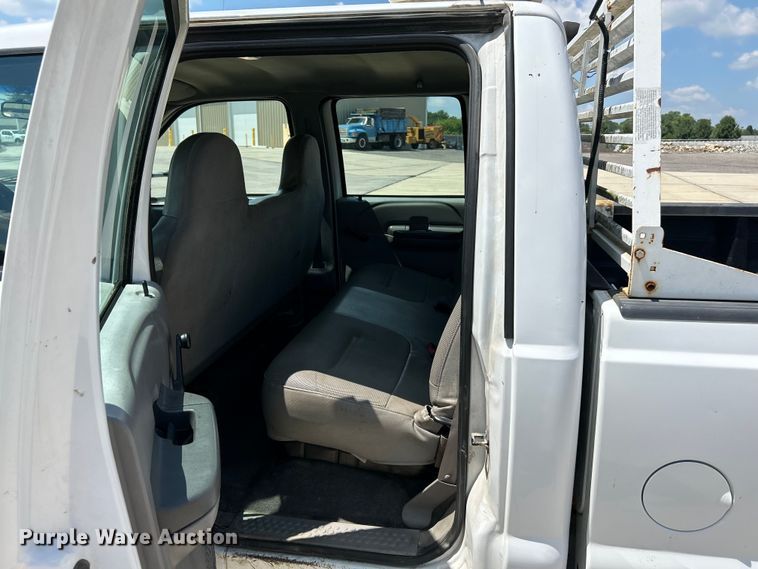 image for item NL9463 2000 Ford F350 Super Duty XL  Crew Cab pickup truck