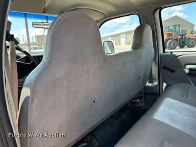 image for item NL9463 2000 Ford F350 Super Duty XL  Crew Cab pickup truck