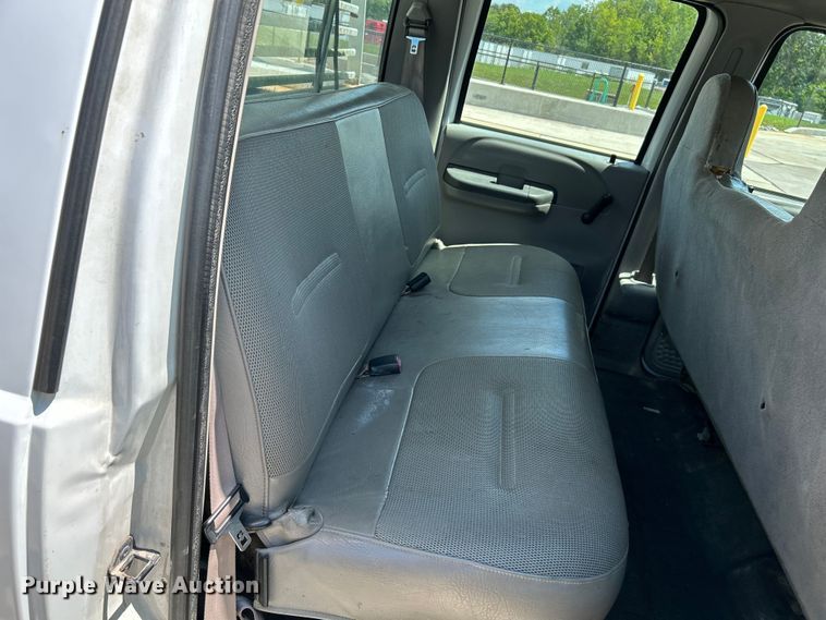 image for item NL9463 2000 Ford F350 Super Duty XL  Crew Cab pickup truck