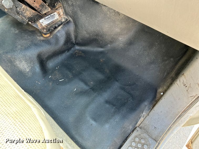 image for item NL9463 2000 Ford F350 Super Duty XL  Crew Cab pickup truck