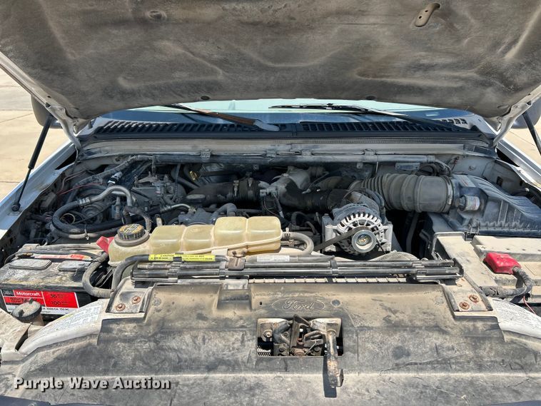 image for item NL9463 2000 Ford F350 Super Duty XL  Crew Cab pickup truck