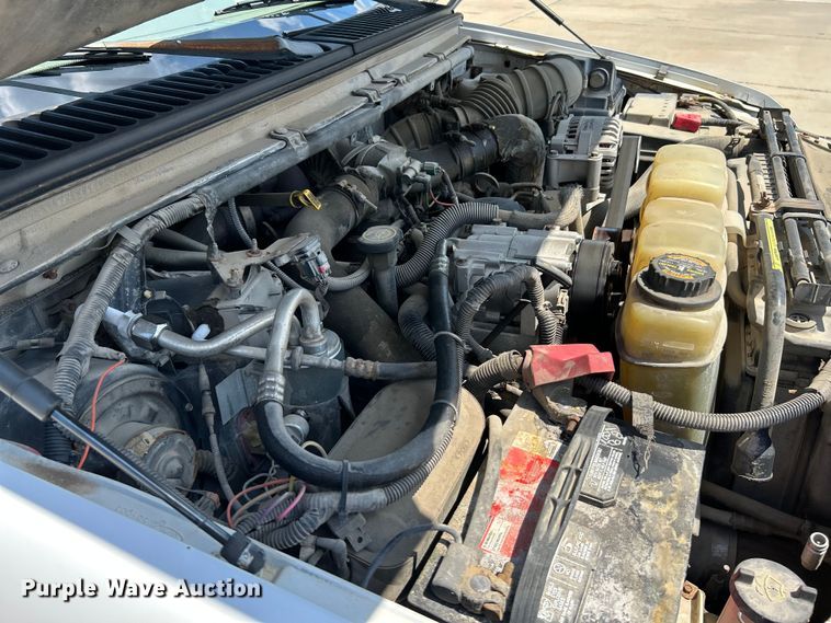 image for item NL9463 2000 Ford F350 Super Duty XL  Crew Cab pickup truck