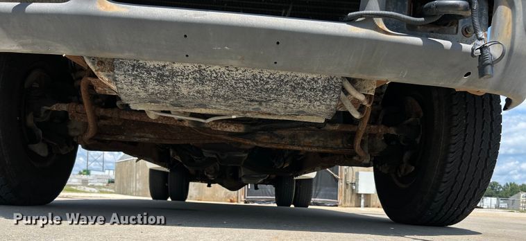 image for item NL9463 2000 Ford F350 Super Duty XL  Crew Cab pickup truck