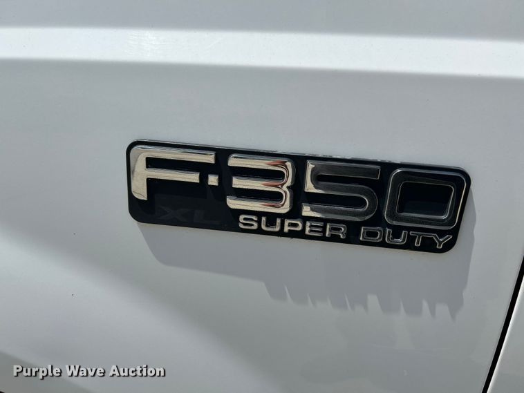 image for item NL9463 2000 Ford F350 Super Duty XL  Crew Cab pickup truck