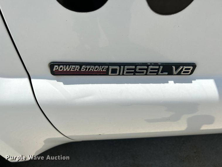 image for item NL9463 2000 Ford F350 Super Duty XL  Crew Cab pickup truck