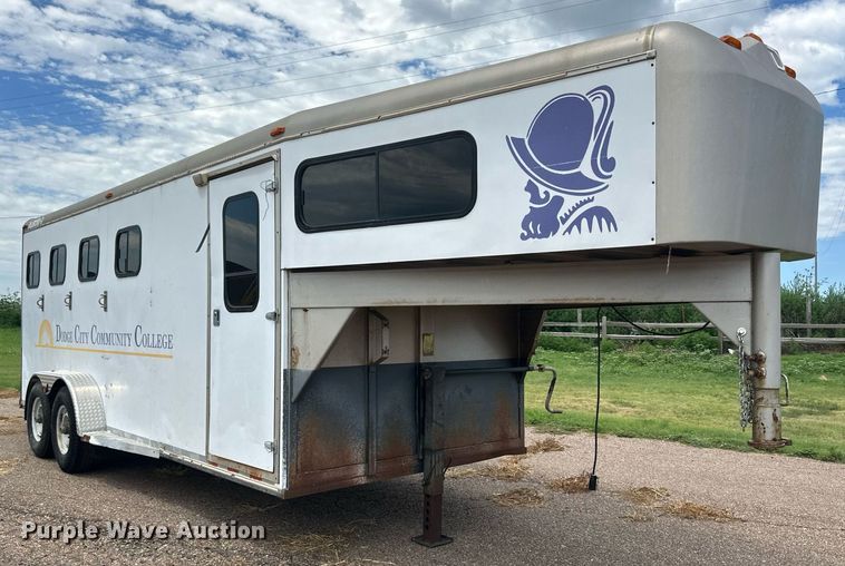 image for item NM9428 1995 Diamond D  livestock trailer