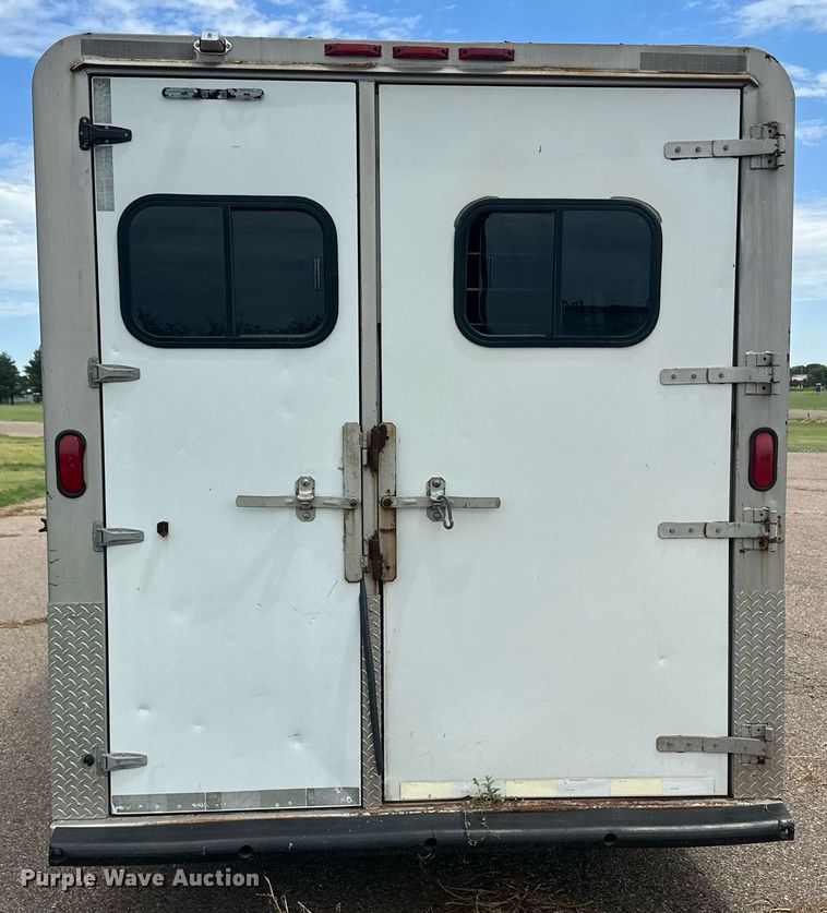 image for item NM9428 1995 Diamond D  livestock trailer