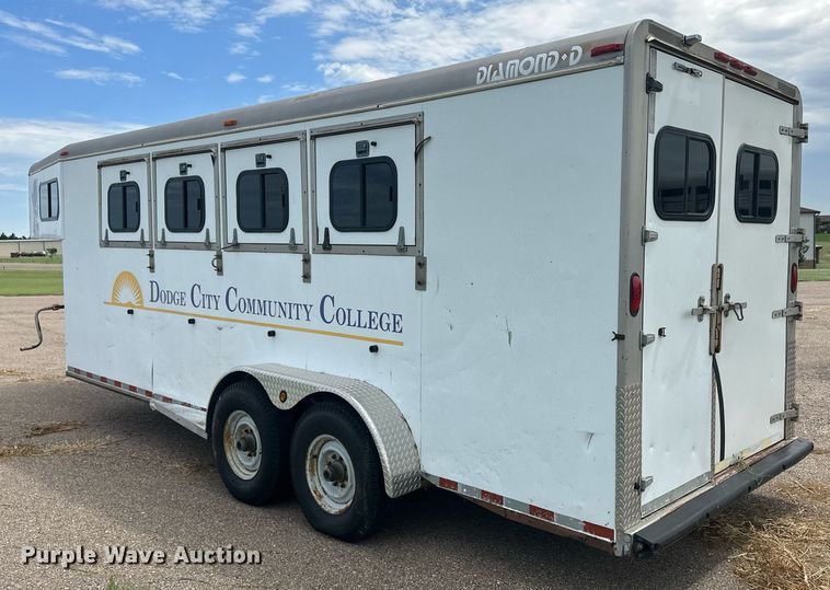 image for item NM9428 1995 Diamond D  livestock trailer
