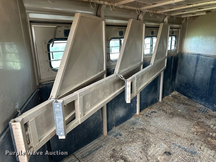 image for item NM9428 1995 Diamond D  livestock trailer