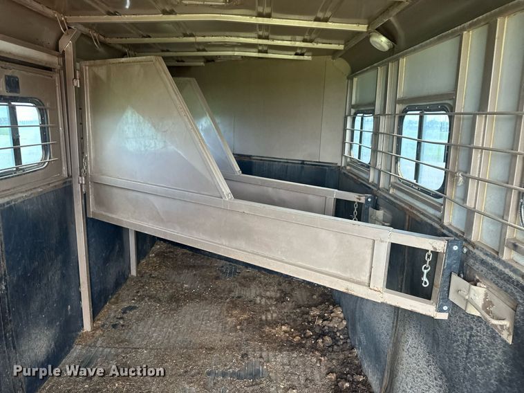 image for item NM9428 1995 Diamond D  livestock trailer
