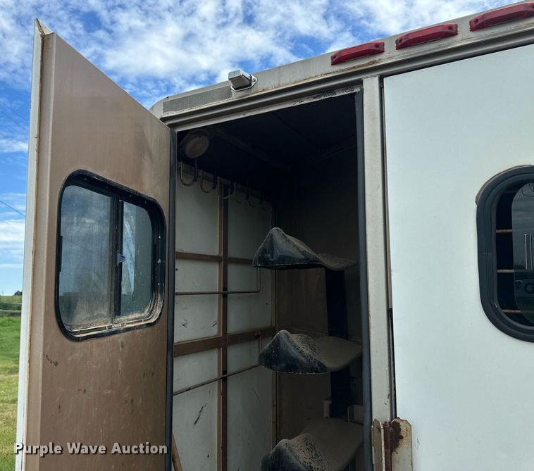 image for item NM9428 1995 Diamond D  livestock trailer